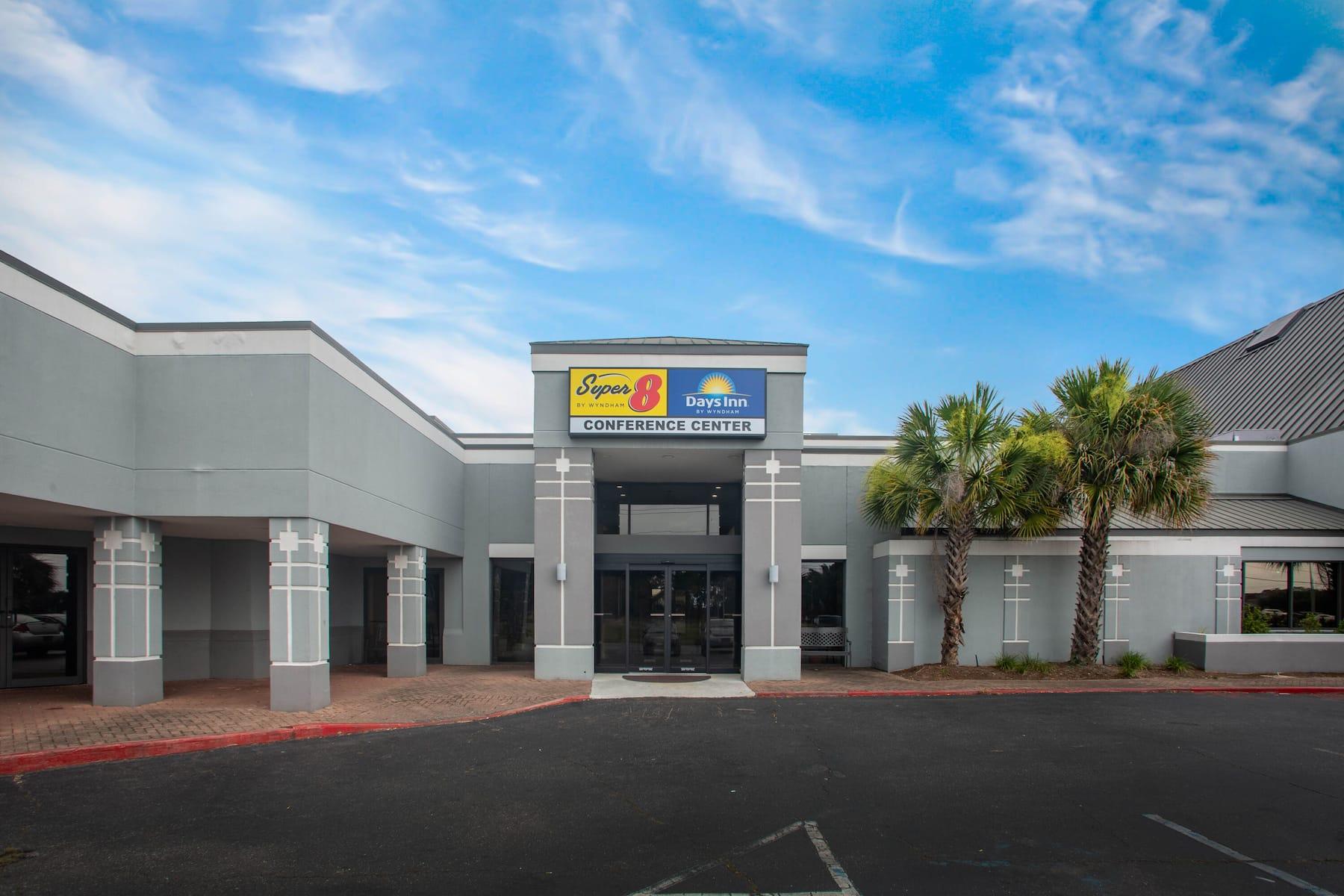 Days Inn By Wyndham Mobile I-65 Экстерьер фото