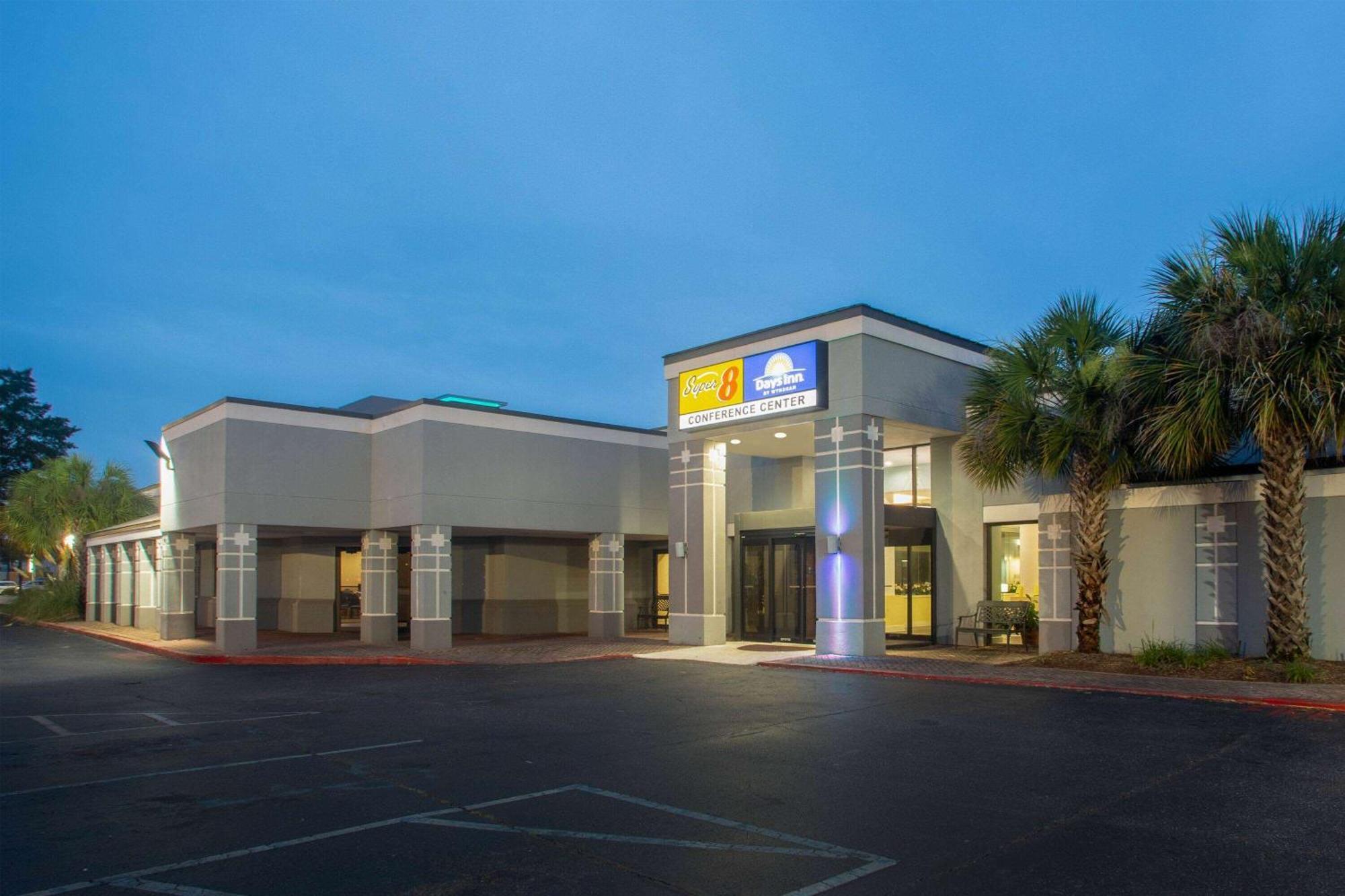 Days Inn By Wyndham Mobile I-65 Экстерьер фото